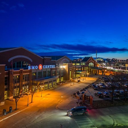 Unbeatable Downtown Experience- Walk To Bars, Casino, Stampede & Saddledome Plus Bonus Banff Pass, Parking & Wine! YYC Dış mekan fotoğraf
